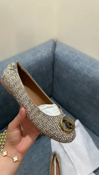 أخرى — شوز من  kurt geiger