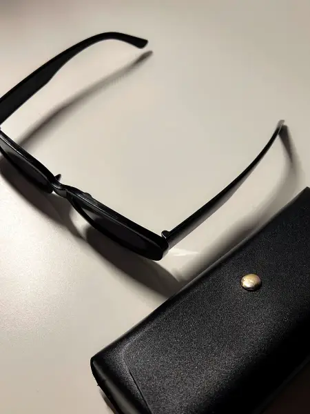 تفصيل — Black Rectangular Sunglasses