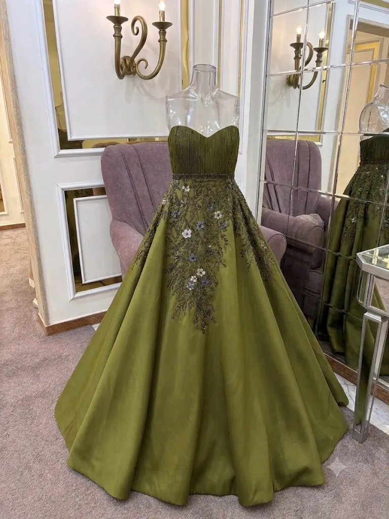 قفطان / فستان فخم طبقات اخضر بدون أكمام — 1