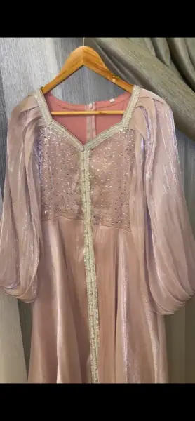 أخرى — فستان ناعم