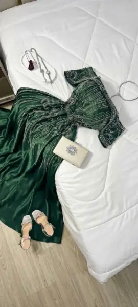 تفصيل — فستان سهرة اخضر شبه جديد مقاس 44