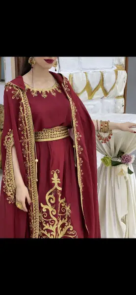 أخرى — فستان نسيت من وين بزبط عندي منه زوز حجم كبير و حجم صغير الصغير يلبس من عند 36 لا عند 44 و لكبير عندي من 44 لا عند 50