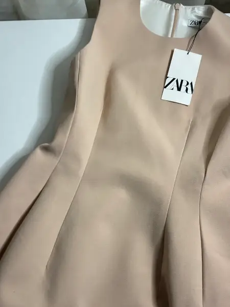 زارا — فستان  وردي زارا جديد